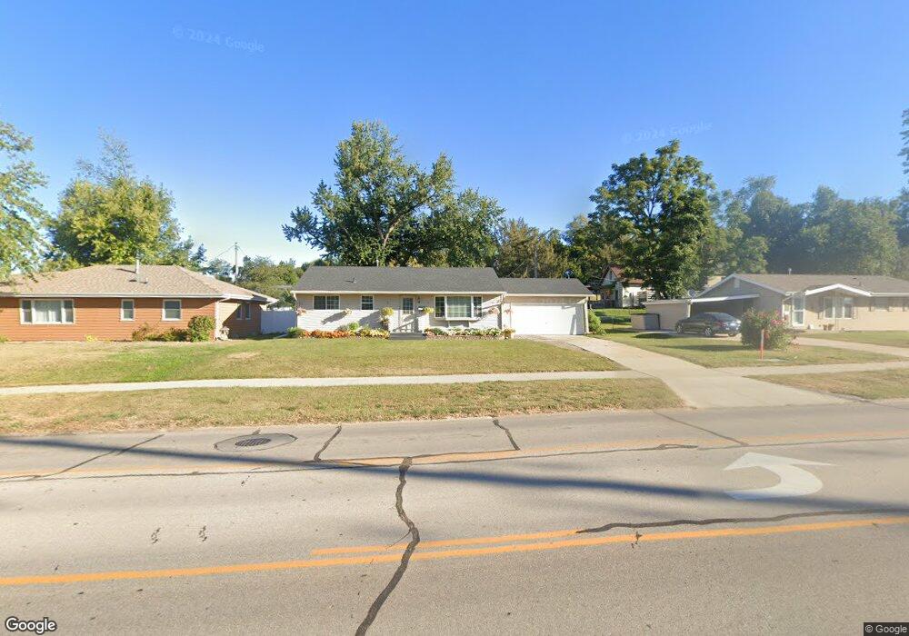 4032 Mount Vernon Rd SE, Cedar Rapids, IA 52403 - photo 1