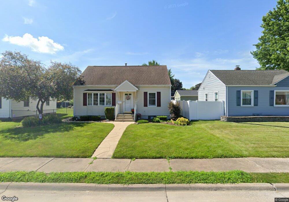 2343 W High St, Davenport, IA 52804 - photo 1