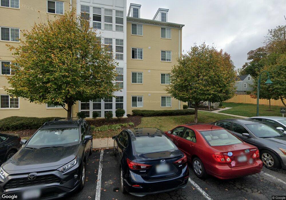 4115 S Four Mile Run Dr unit C, Arlington, VA 22204 - photo 1