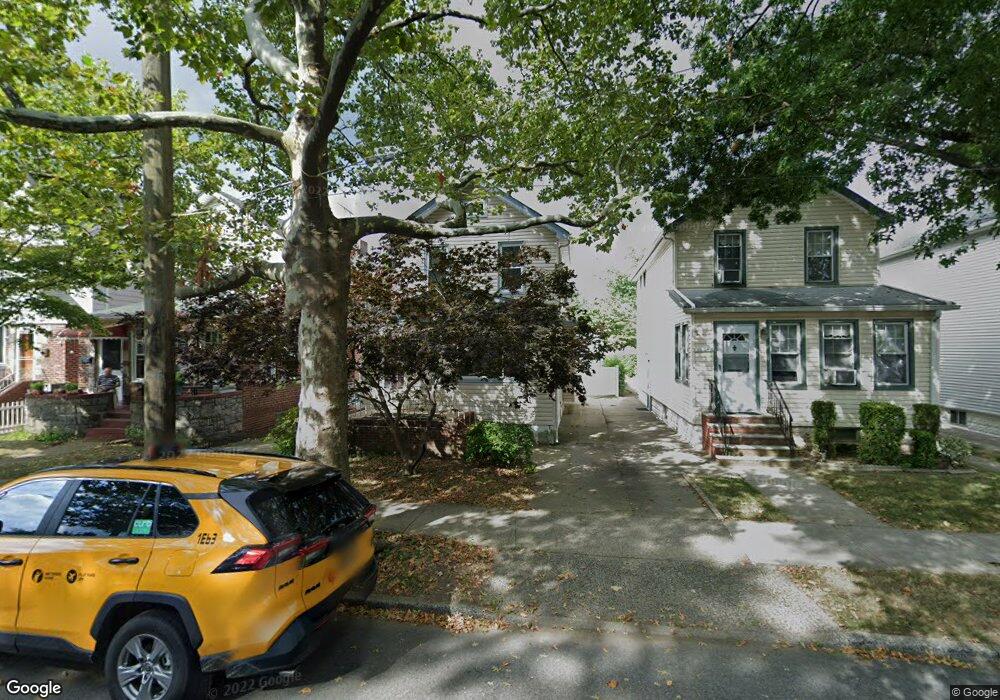 4508 Utopia Pkwy, Flushing, NY 11358 - photo 1