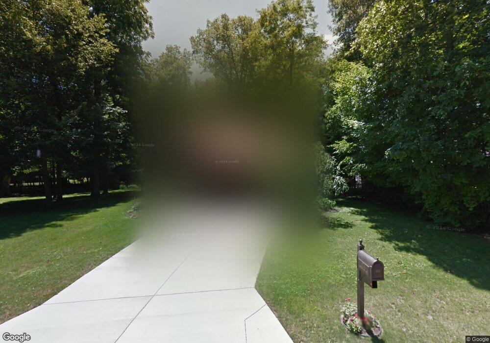 1014 Christopher Cir, Ada, OH 45810 - photo 1