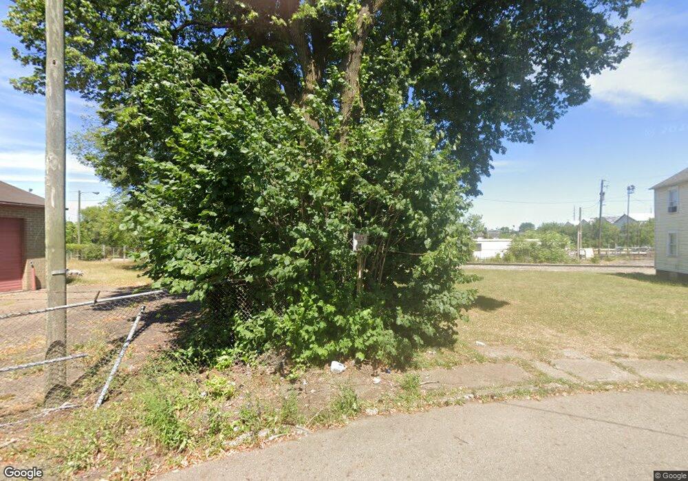 1809 Virginia Place NE, Canton, OH 44705 - photo 1