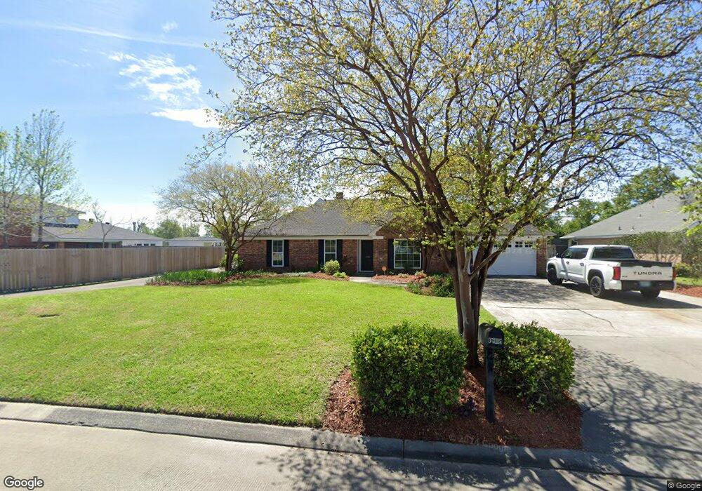 1315 S Chateau Cir, Lake Charles, LA 70605 - photo 1