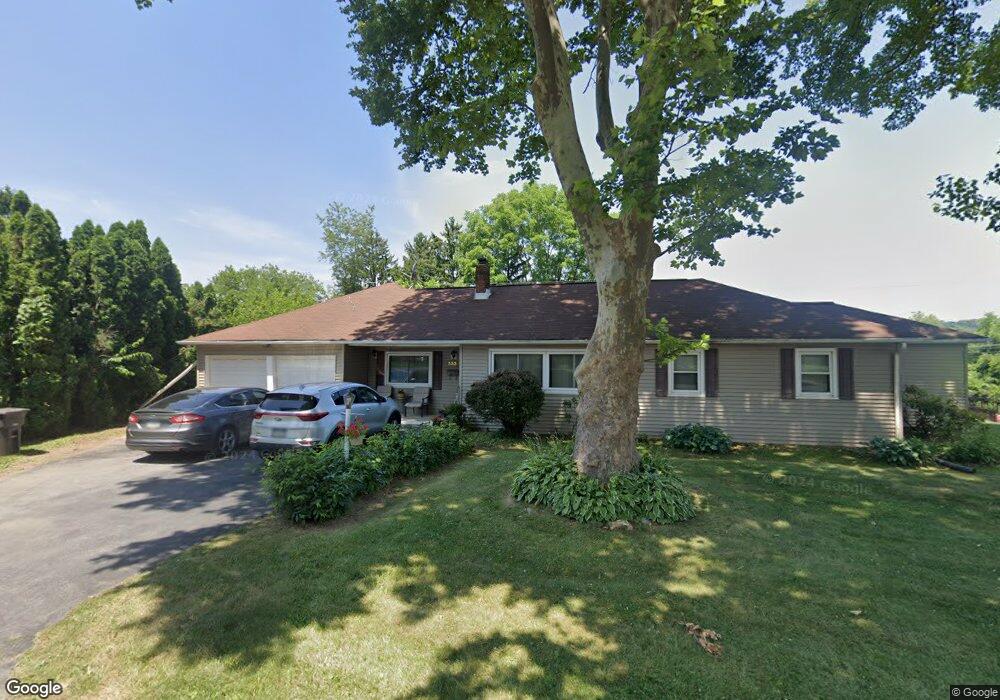 3337 Aberdeen Cir, Allentown, PA 18104 - photo 1