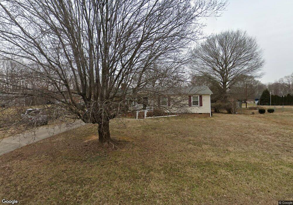 4611 Cloverwood Ln, Gastonia, NC 28052 - photo 1