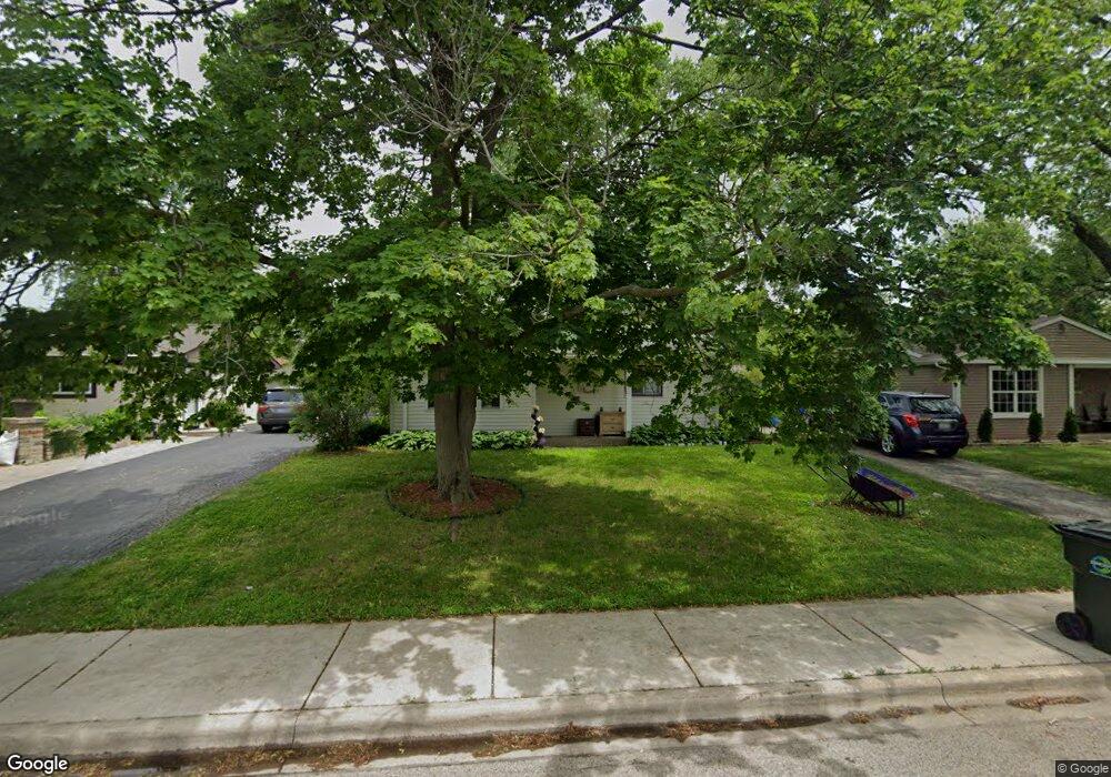 21 Cardinal Ln, Carpentersville, IL 60110 - photo 1