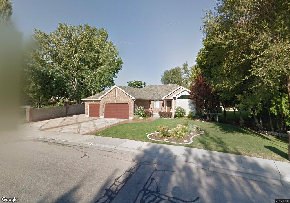 7952 Siesta Dr, Sandy, UT 84093 - photo 1