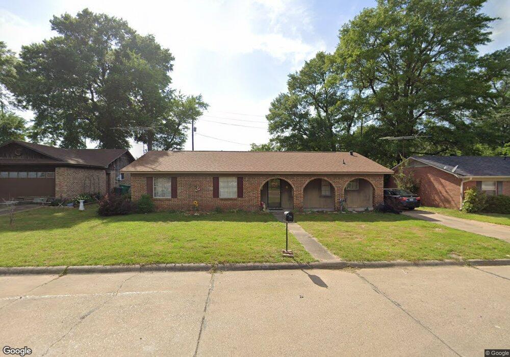 205 Holly Ln, Texarkana, TX 75503 - photo 1