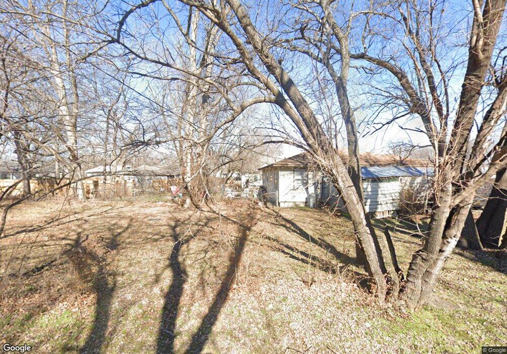 472 E Claremore St, Claremore, OK 74017 - photo 1