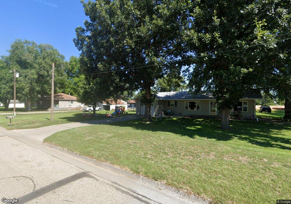 1117 E 9th St, Concordia, KS 66901 - photo 1