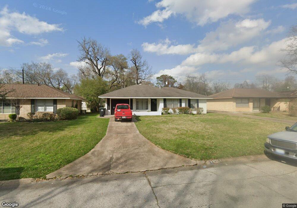 1206 W 31st St, Houston, TX 77018 - photo 1