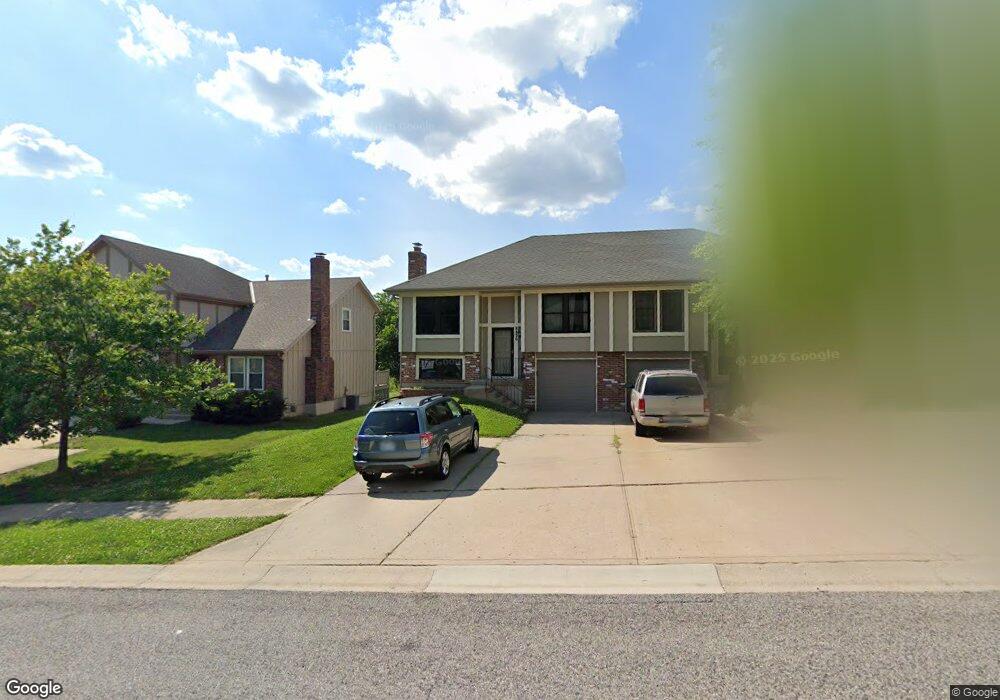 8820 Gallery St, Lenexa, KS 66215 - photo 1