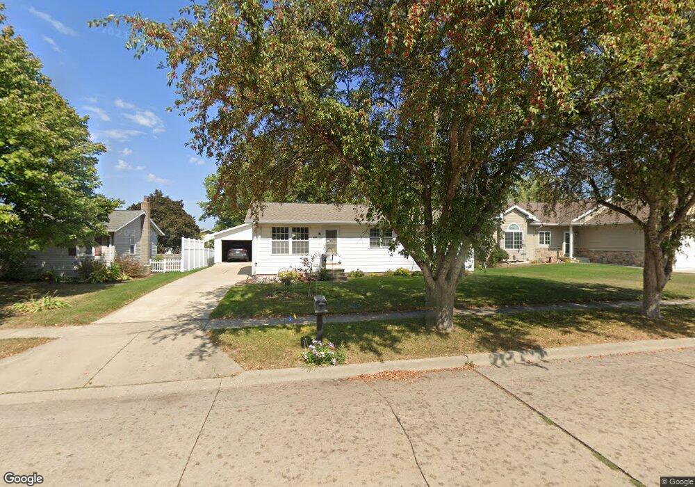 218 Spruce Hill Dr, Cedar Falls, IA 50613 - photo 1