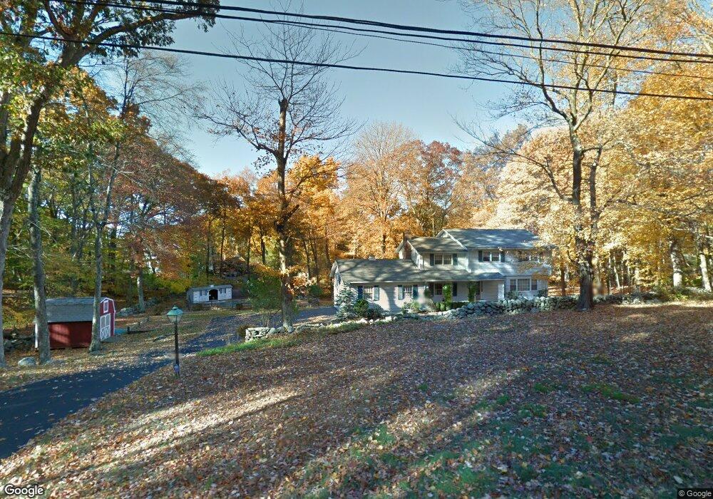 2 Butternut Ln, Westport, CT 06880 - photo 1