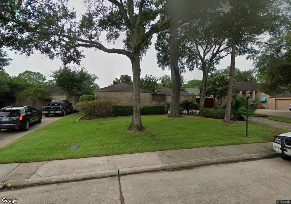 10211 Briar Rose Dr, Houston, TX 77042 - photo 1