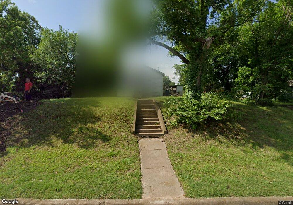 310 W Walker St, Denison, TX 75020 - photo 1