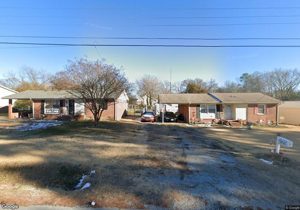 1010 Oakley Ave, Roanoke Rapids, NC 27870 - photo 1