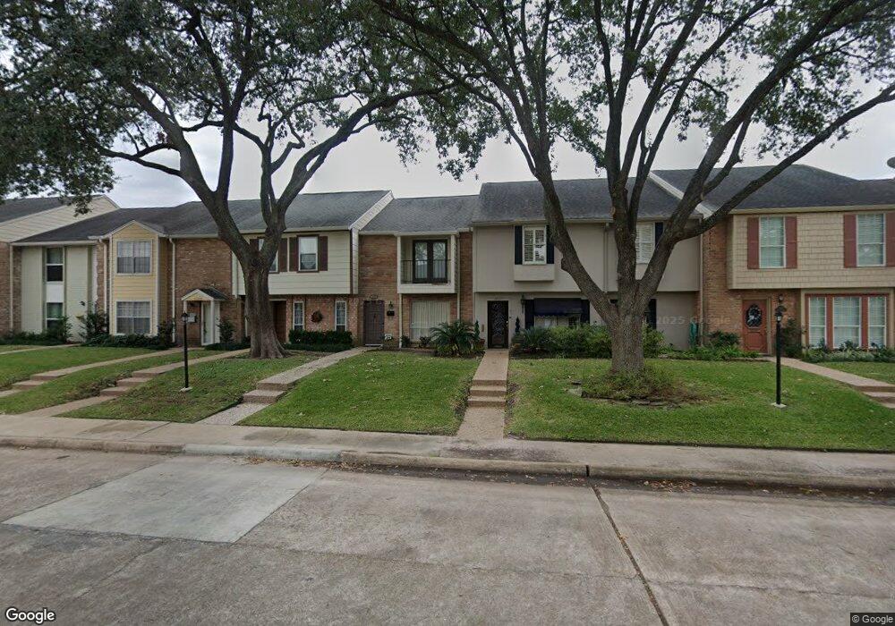 10213 Longmont Dr unit 36, Houston, TX 77042 - photo 1