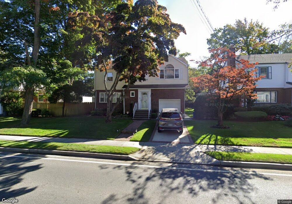 499 Woodfield Rd, West Hempstead, NY 11552 - photo 1