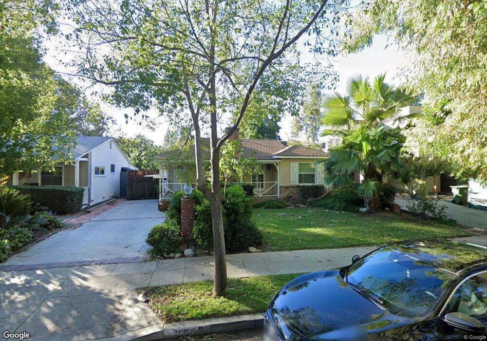 22050 Lopez St, Woodland Hills, CA 91364 - photo 1