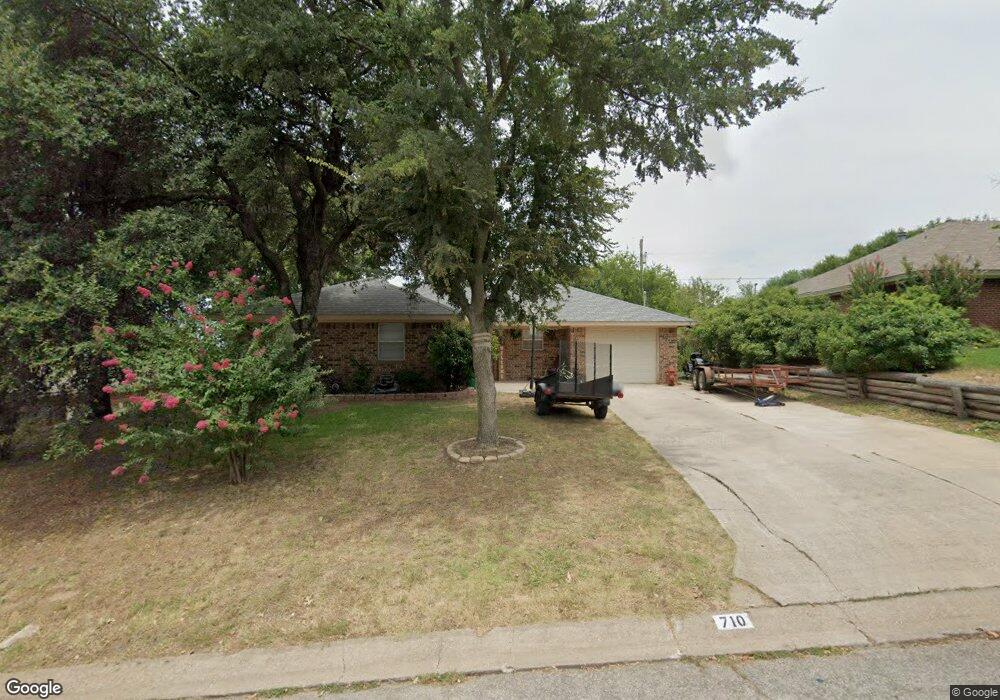 710 Parkridge Dr, Decatur, TX 76234 - photo 1