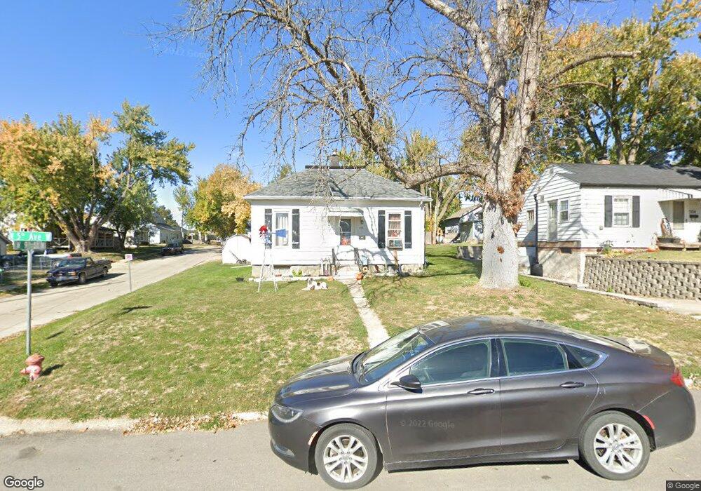 806 N 5th Ave W, Newton, IA 50208 - photo 1