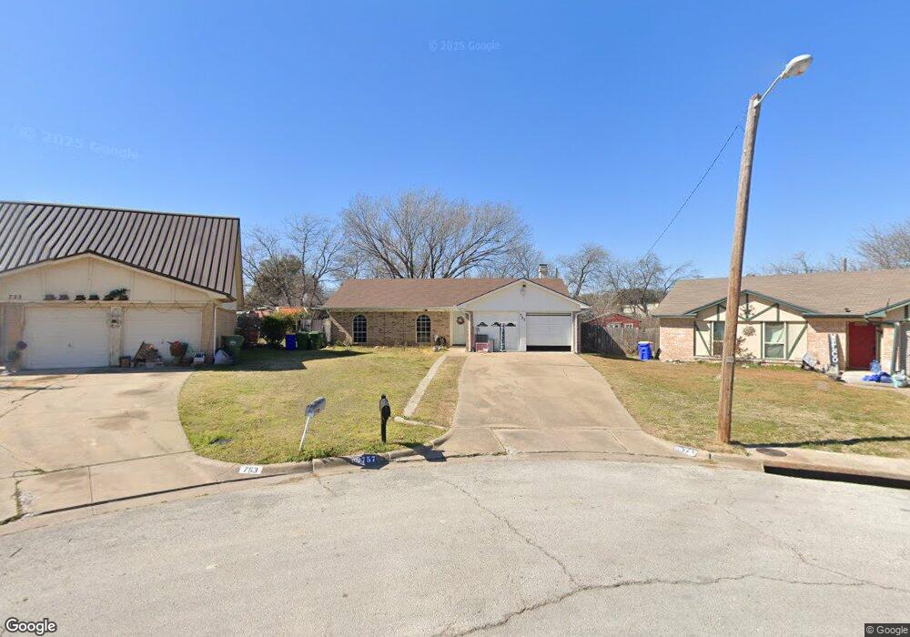 757 Hallvale Dr, Fort Worth, TX 76108 - photo 1
