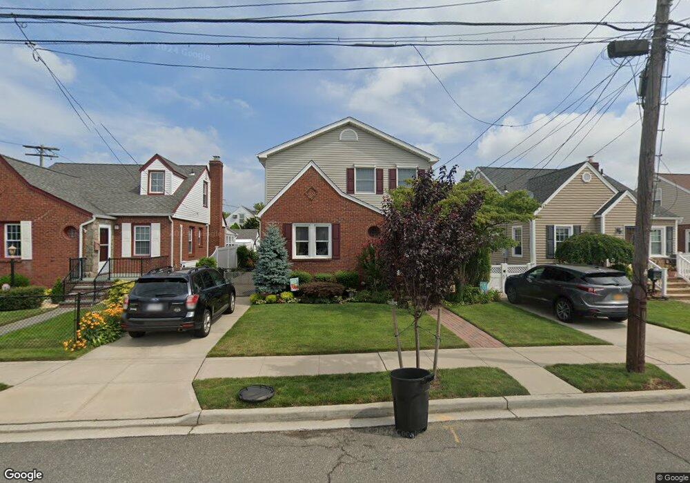 1092 Rosegold St, Franklin Square, NY 11010 - photo 1