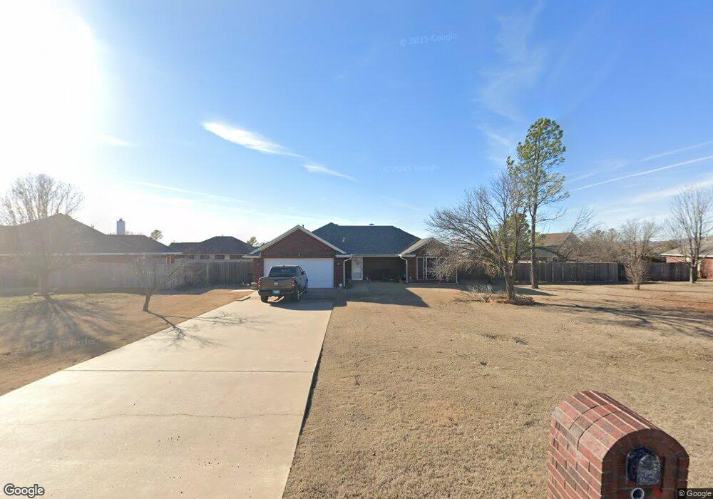 11 NW Edgemere Cir, Lawton, OK 73505 - photo 1