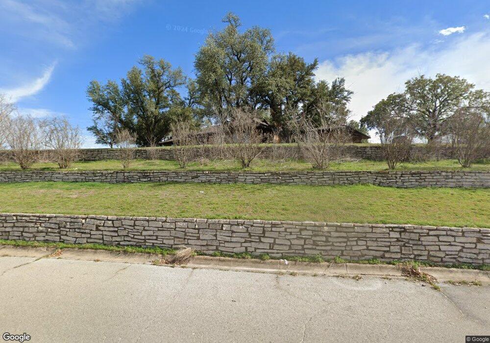 606 Hilltop Dr, Weatherford, TX 76086 - photo 1