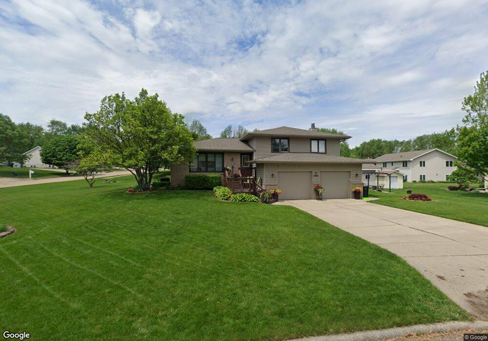 3619 Carlton Dr, Cedar Falls, IA 50613 - photo 1