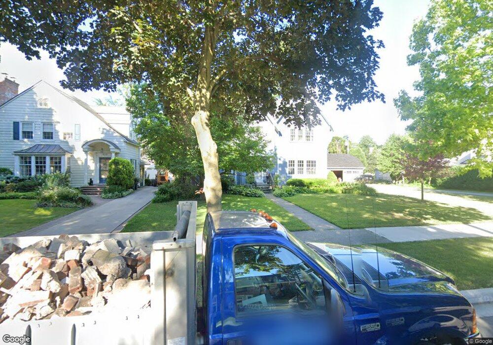 537 Rivard Blvd, Grosse Pointe, MI 48230 - photo 1