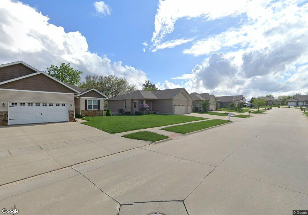 1508 Algonquin Dr, Cedar Falls, IA 50613 - photo 1