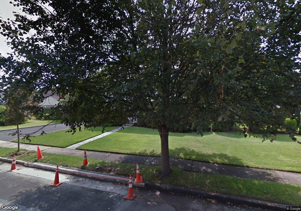 40 Azalia Ct, Hempstead, NY 11550 - photo 1