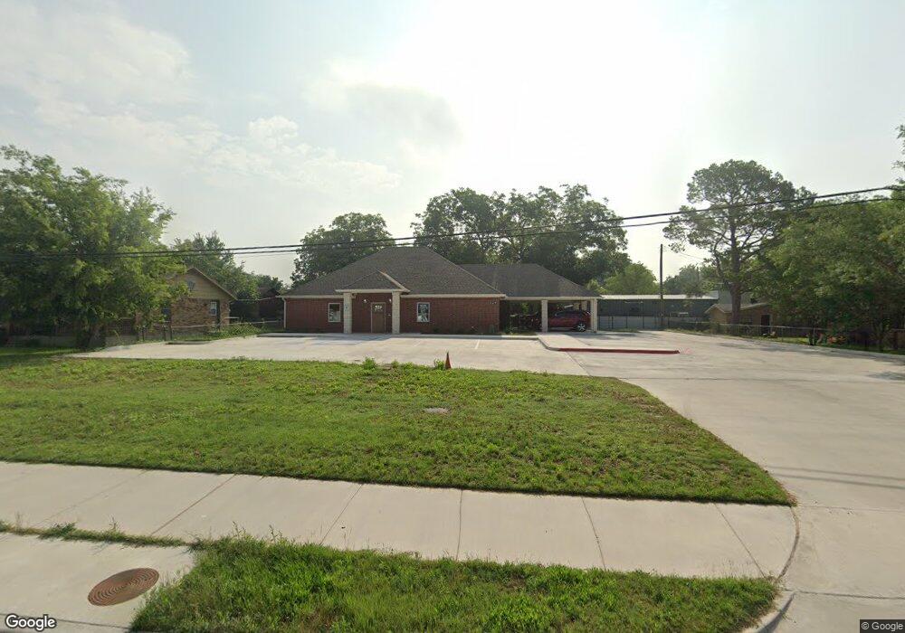 524 N Main St, Springtown, TX 76082 - photo 1