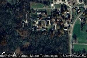 609 Surrey Ln, Stronghurst, IL 61480