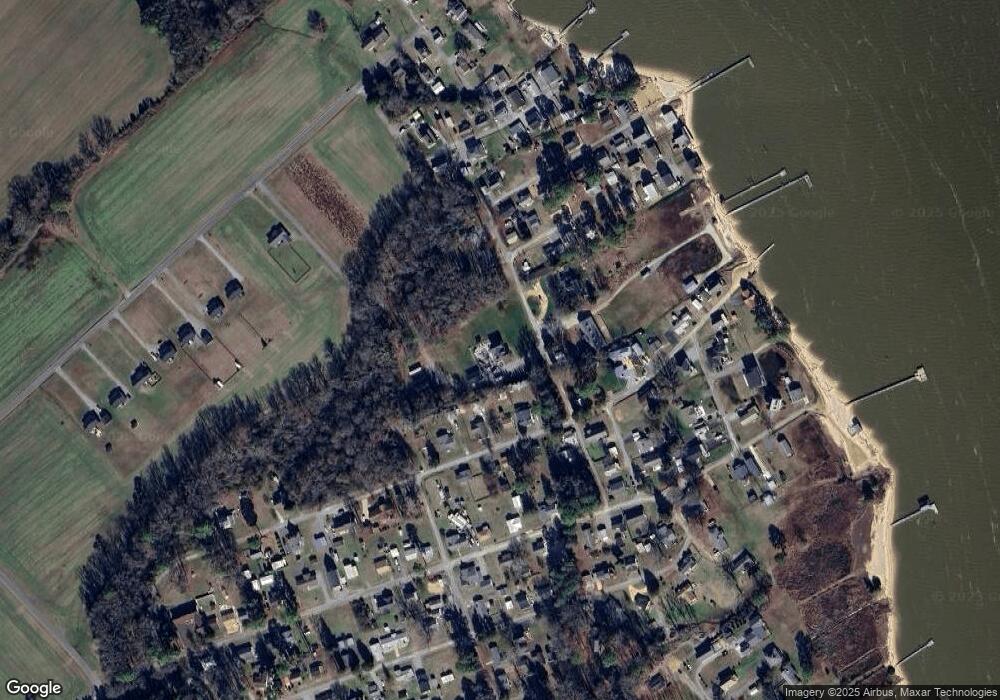 195 Garnett Ln, Dunnsville, VA 22454 - photo 1