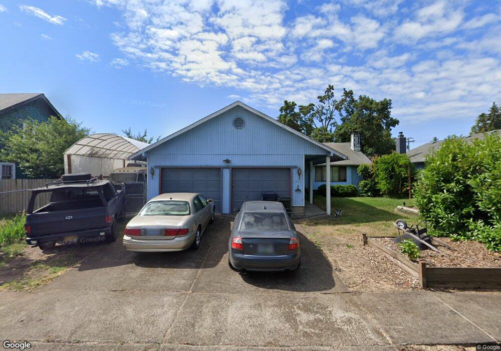 1241 W Olympic St, Springfield, OR 97477 - photo 1