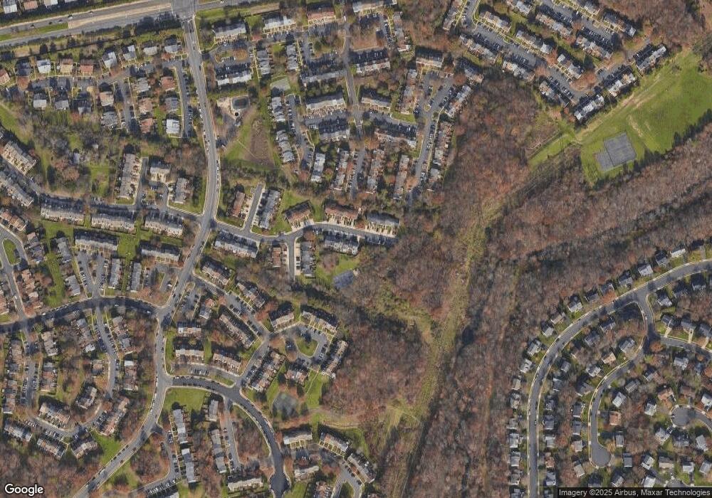 13915 Winding Ridge Ln, Centreville, VA 20121 - photo 1