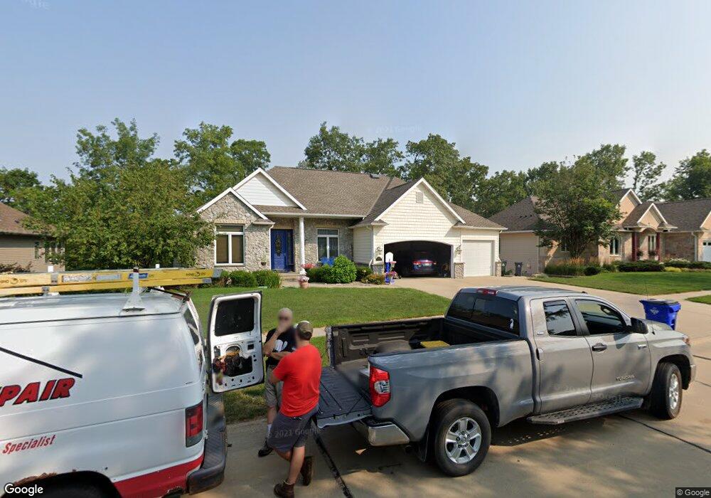 2923 Old Orchard Rd NE, Cedar Rapids, IA 52402 - photo 1