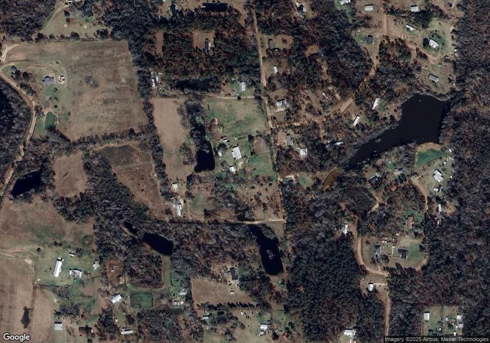 978 Ivy Rd, Douglas, GA 31533 - photo 1