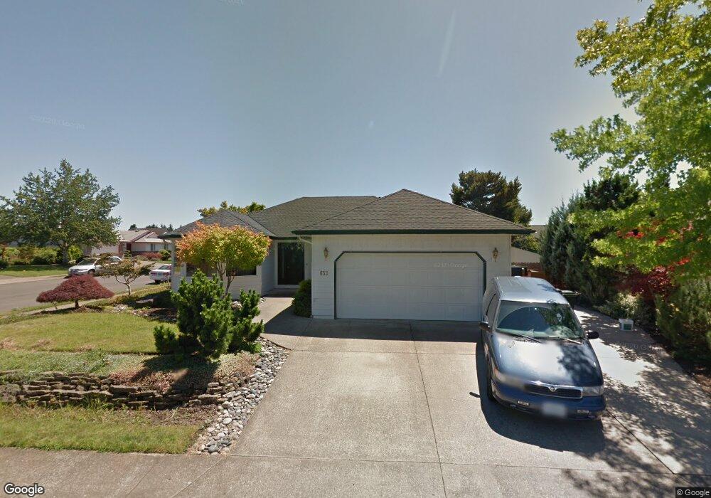 653 S Oak Place, Canby, OR 97013 - photo 1