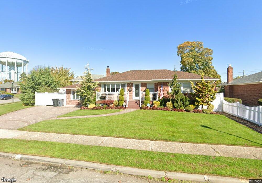 218 Bertram Place, Bethpage, NY 11714 - photo 1