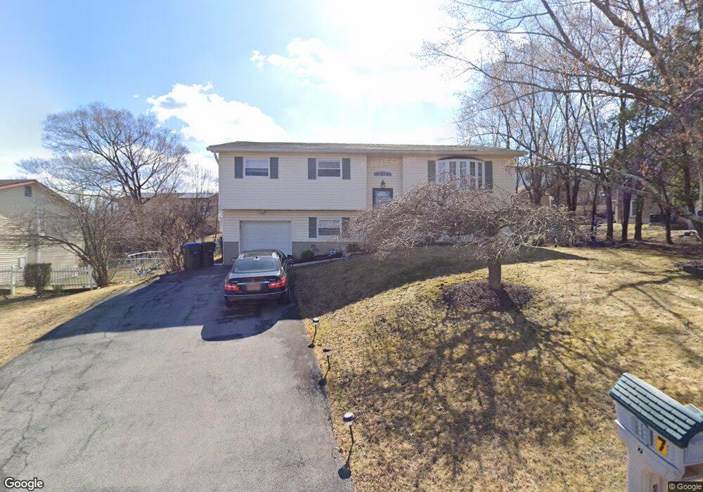 7 Twin Wells Ct, Middletown, NY 10940 - photo 1