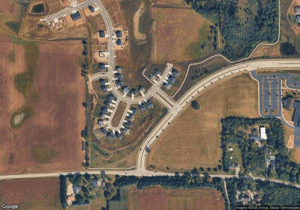 1420 Arrowwood Circle St W unit 36733387, Oconomowoc, WI 53066 - photo 1