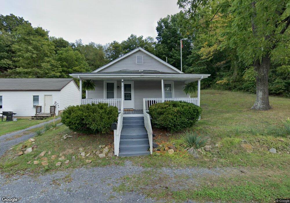 1811 E Main St, Waynesboro, VA 22980 - photo 1