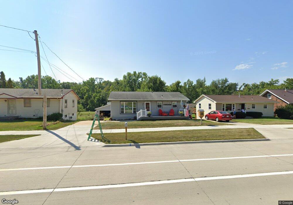 2127 O Ave NW, Cedar Rapids, IA 52405 - photo 1