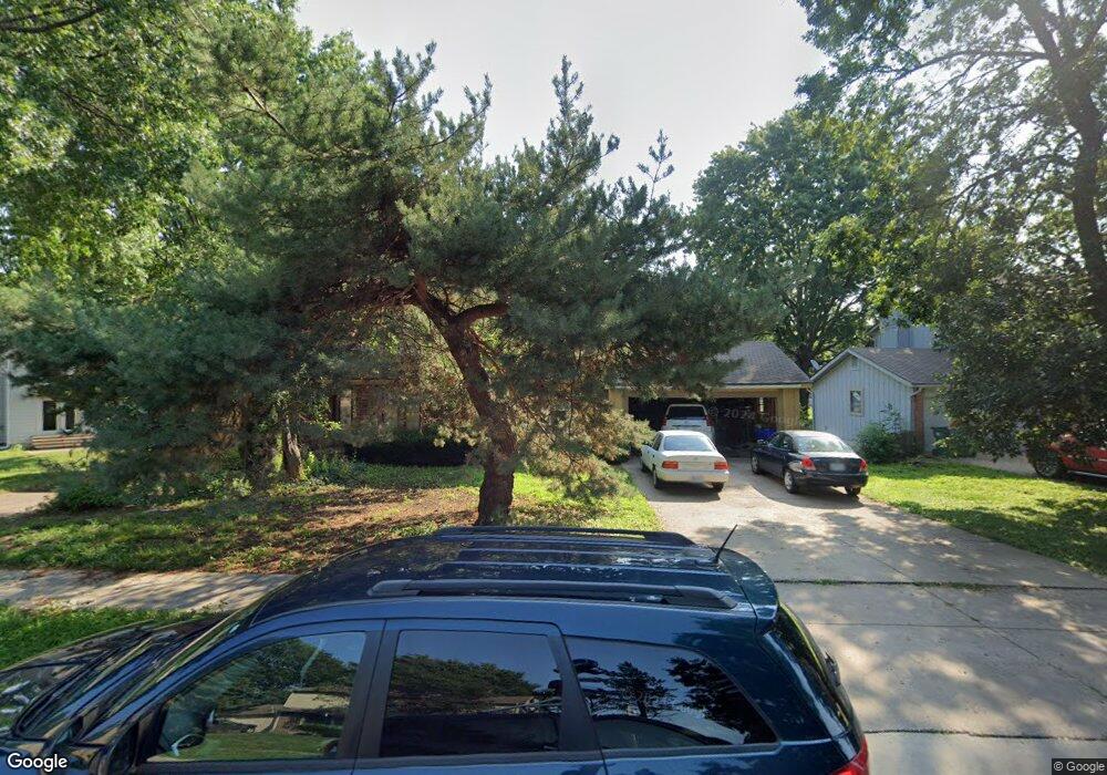 7129 Flint Dr, Shawnee, KS 66203 - photo 1