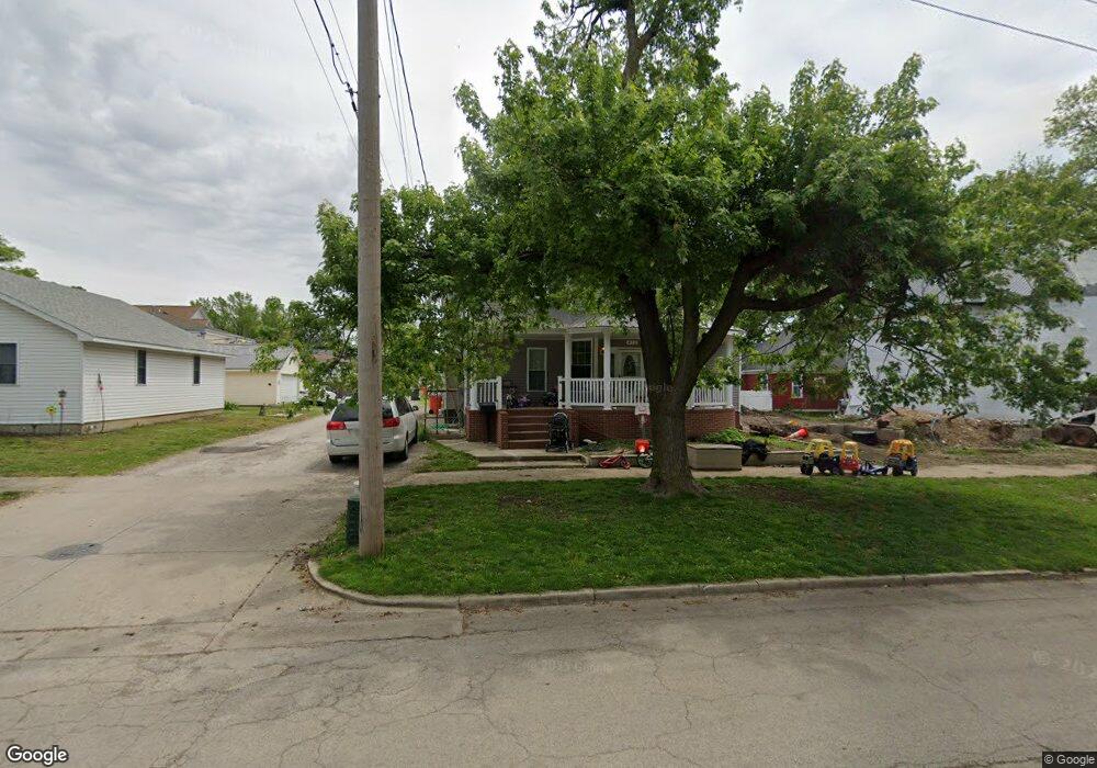 412 S 15th St, Mattoon, IL 61938 - photo 1