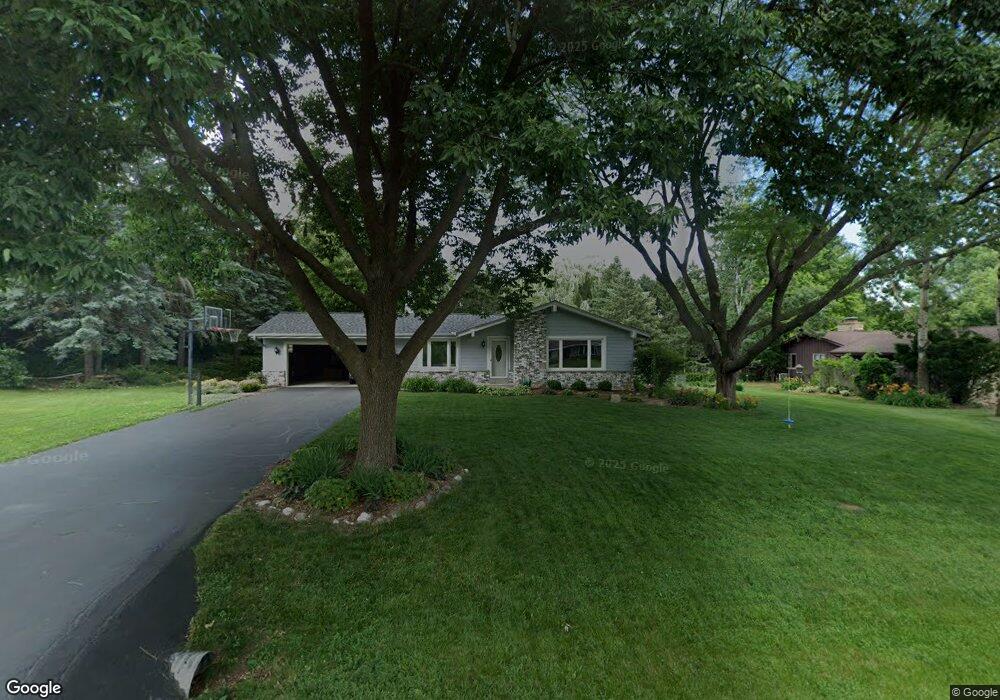 N58W25586 Windy Pass Dr, Sussex, WI 53089 - photo 1